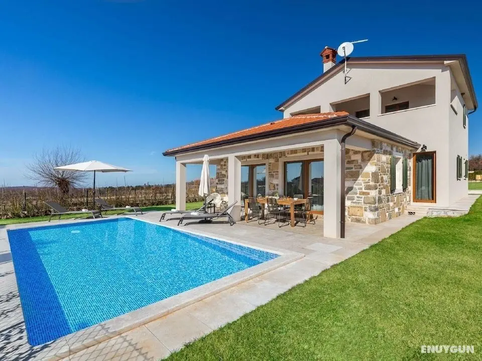 Gorgeous Villa With Pool and Terrace Surrounded by Nature - Öne Çıkan Resim