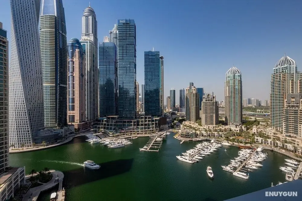 Gorgeous and Spacious 3BR With Full Marina Views! - İç Mekan