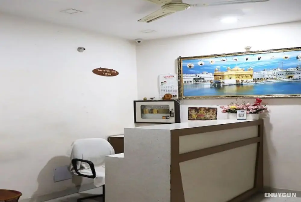 Goroomgo The City Side Bareilly - Oda