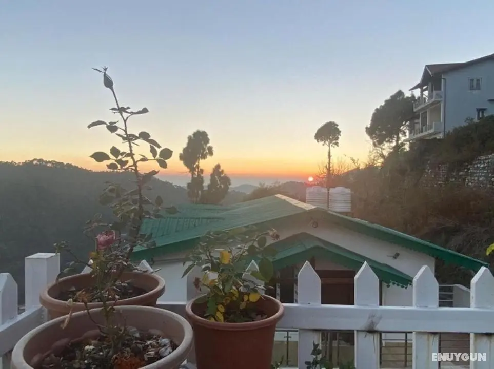 Goroomgo Colonel Cottage Lake View - Dış Mekan
