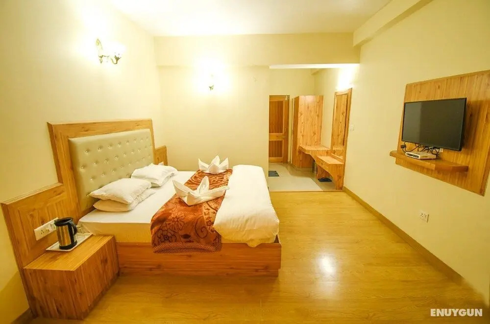 Goroomgo New Ambika Mall Road Manali - Öne Çıkan Resim