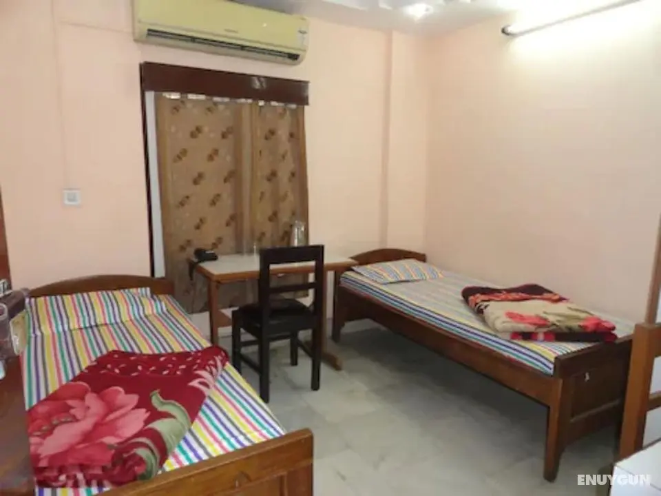 Goroomgo Prince B Guwahati - Oda
