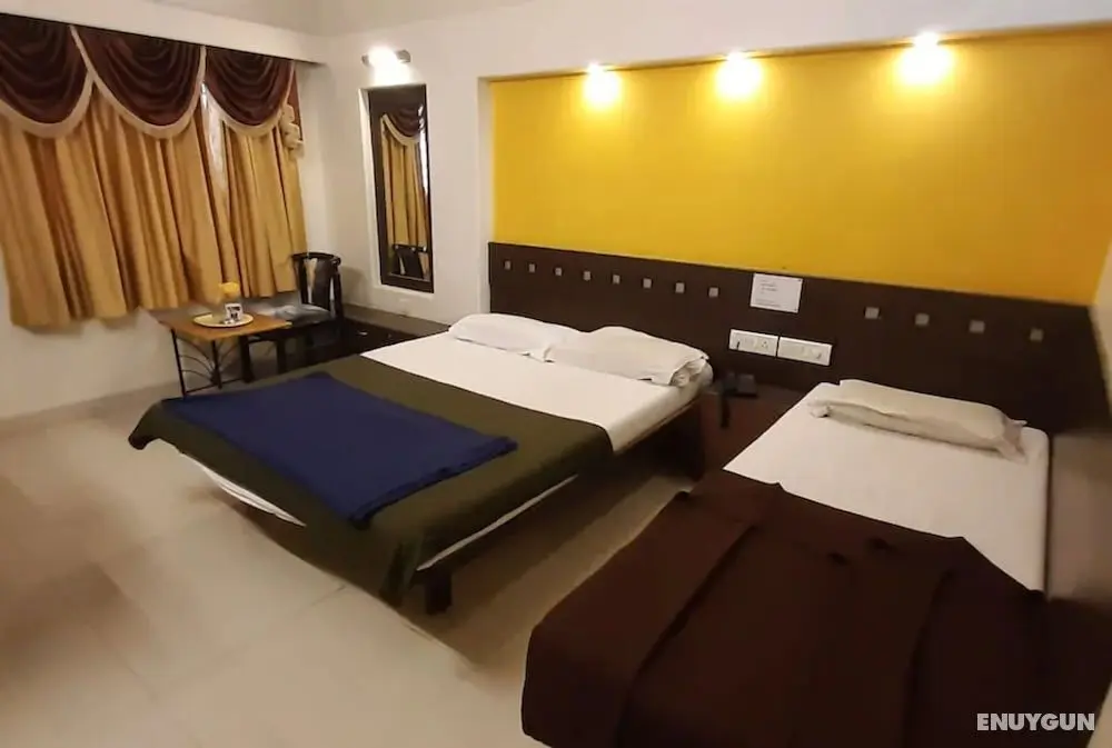 Goroomgo UG Royal Bengaluru - Oda