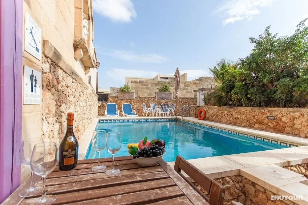 Gozitan Farmhouse with Pool - PP 1 - Öne Çıkan Resim