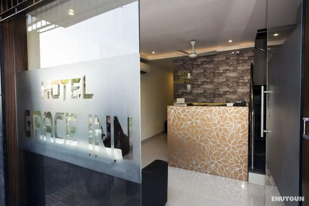 Hotel Grace Inn - Lobi