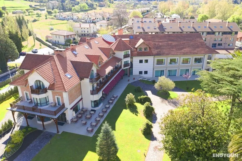 Gran Hotel Balneario De Puente Viesgo - Dış Mekan