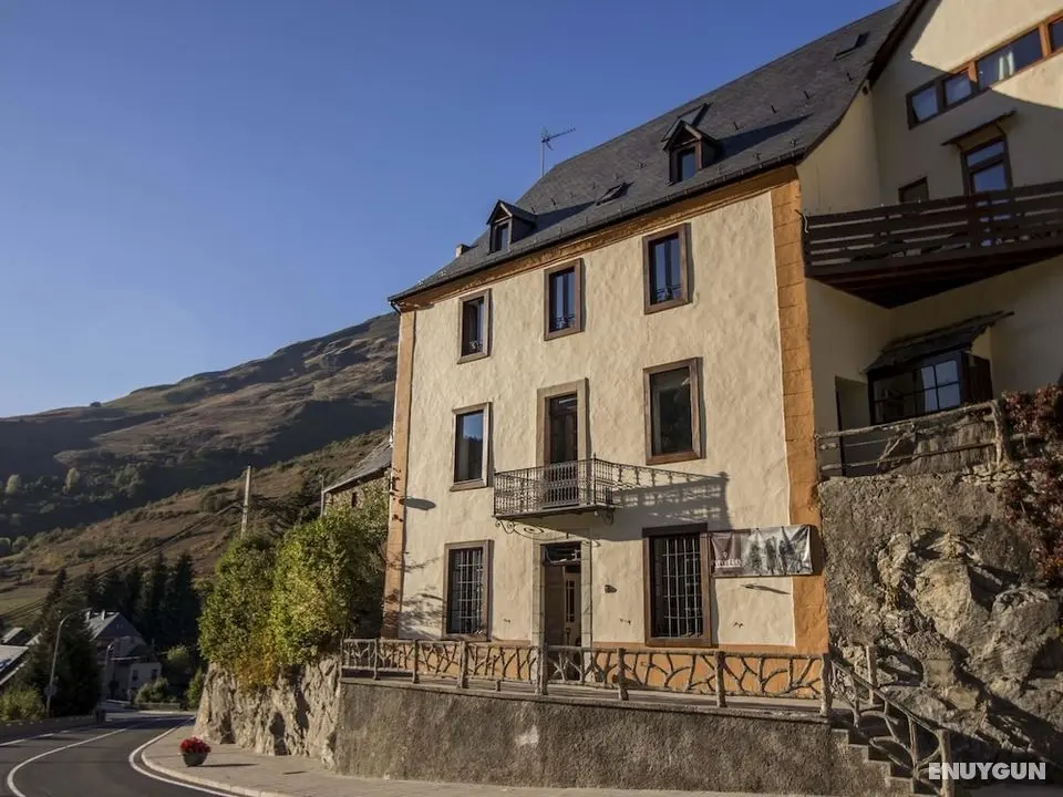 Gran casa histórica PyrenHab - Öne Çıkan Resim