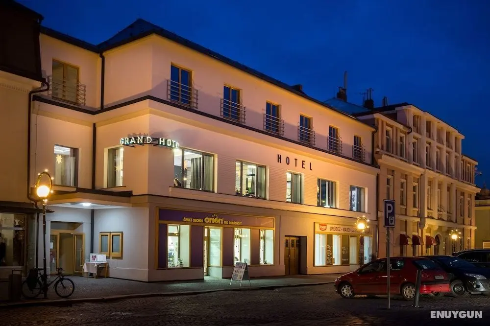Hotel GRAND - Dış Mekan