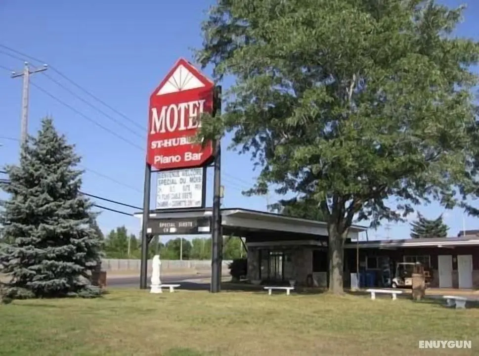 Grand Motel Saint-Hubert - Oda