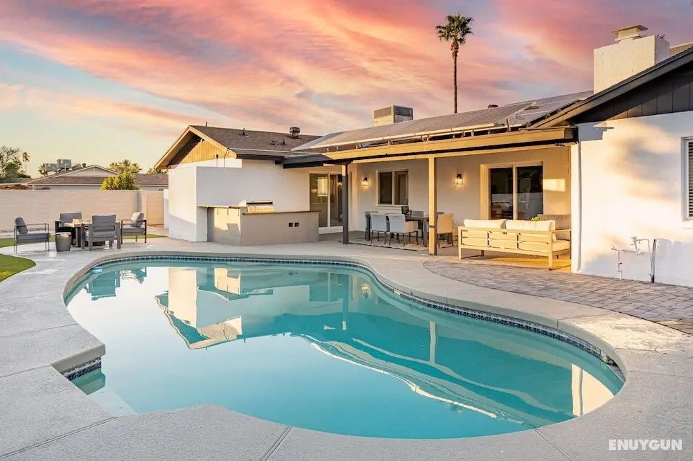 Grayhawk by Avantstay Modern Home w/ Pool, Hot Tub, Bocce, Fire Pit, Pool Table, & Putting Green - Öne Çıkan Resim