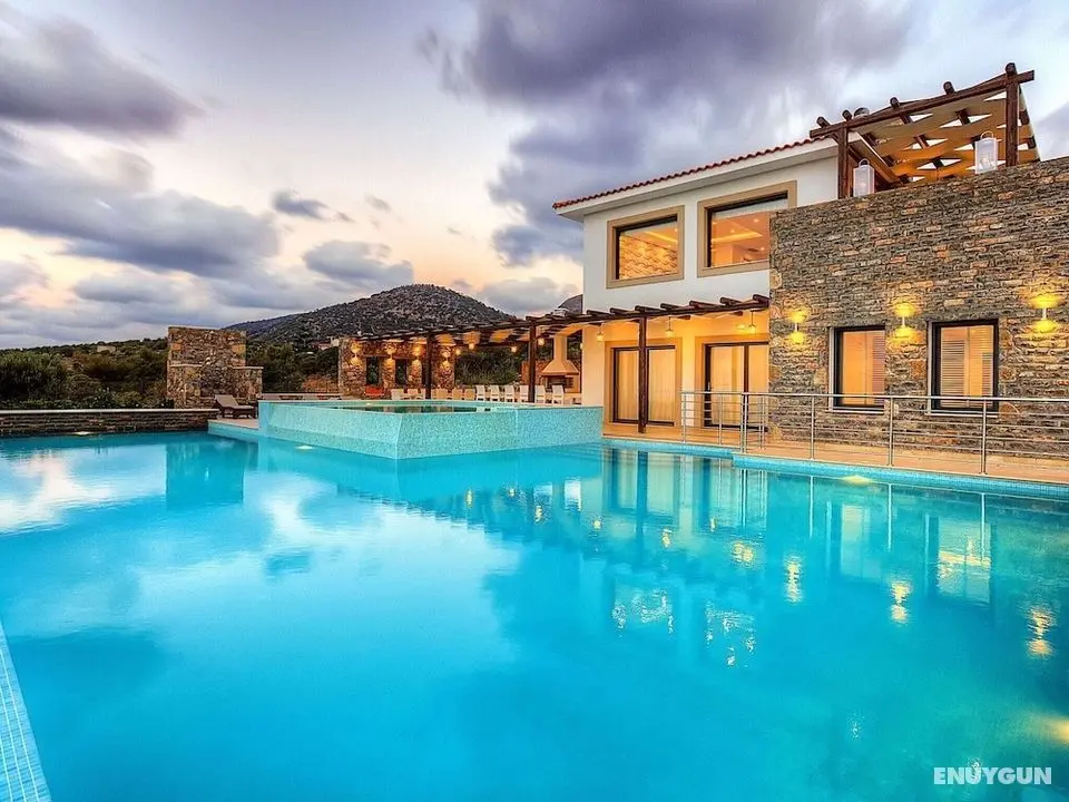 Great Villa, Enormous Pool, Nice Location near Village Sisi - Öne Çıkan Resim