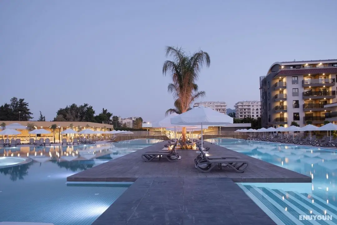 Green Garden Resort & Spa Hotel - Havuz