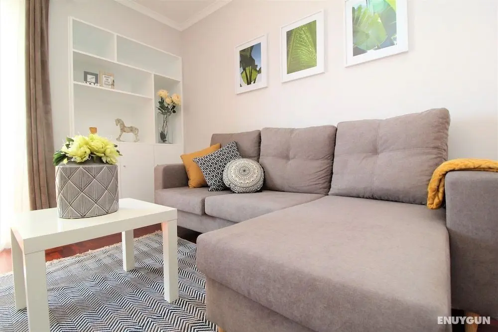 Grey Apartment in City Center with Sea View - Öne Çıkan Resim