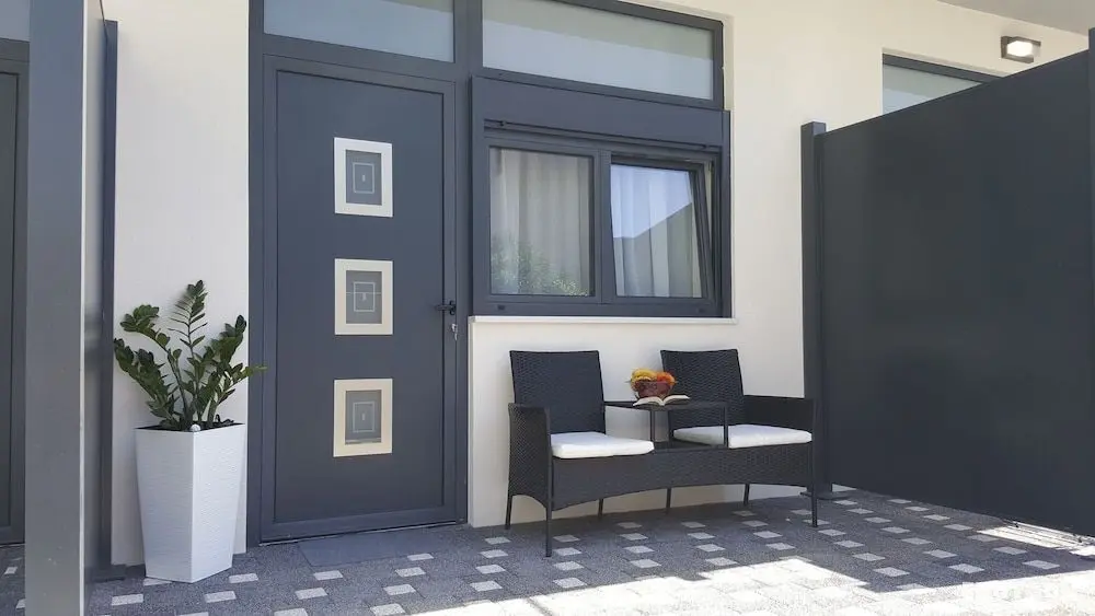 Grey house - Öne Çıkan Resim