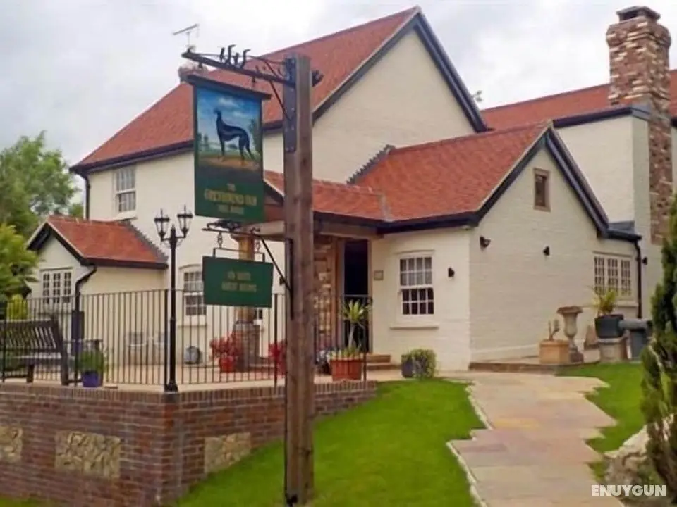 The Greyhound Inn - Öne Çıkan Resim