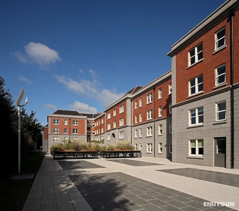 Griffith Halls of Residence - Öne Çıkan Resim