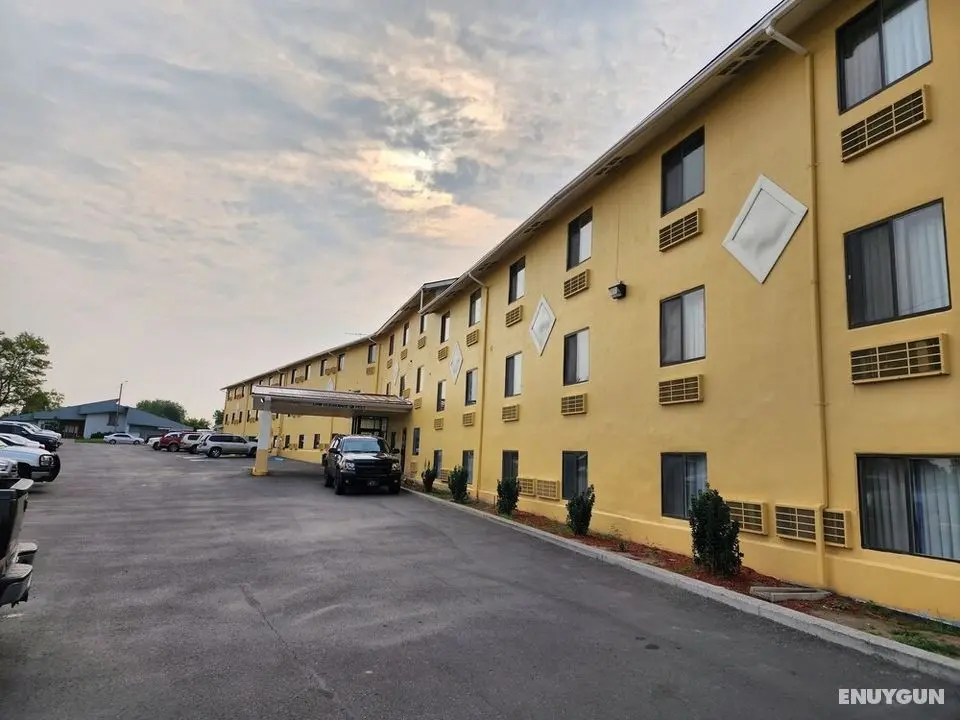 Grizzly Inn - Dış Mekan