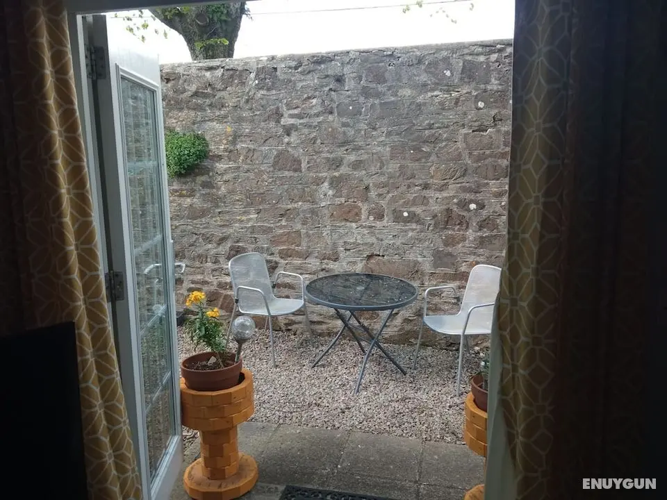 Ground Floor Cornish Retreat and Courtyard Garden - Öne Çıkan Resim