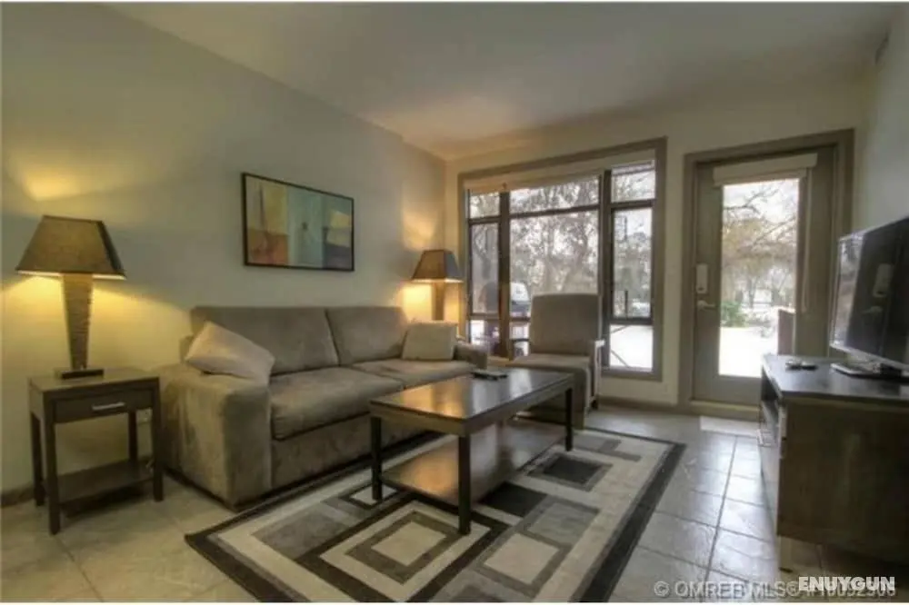 Ground Level Condo Backing Onto Creek #122 - Öne Çıkan Resim