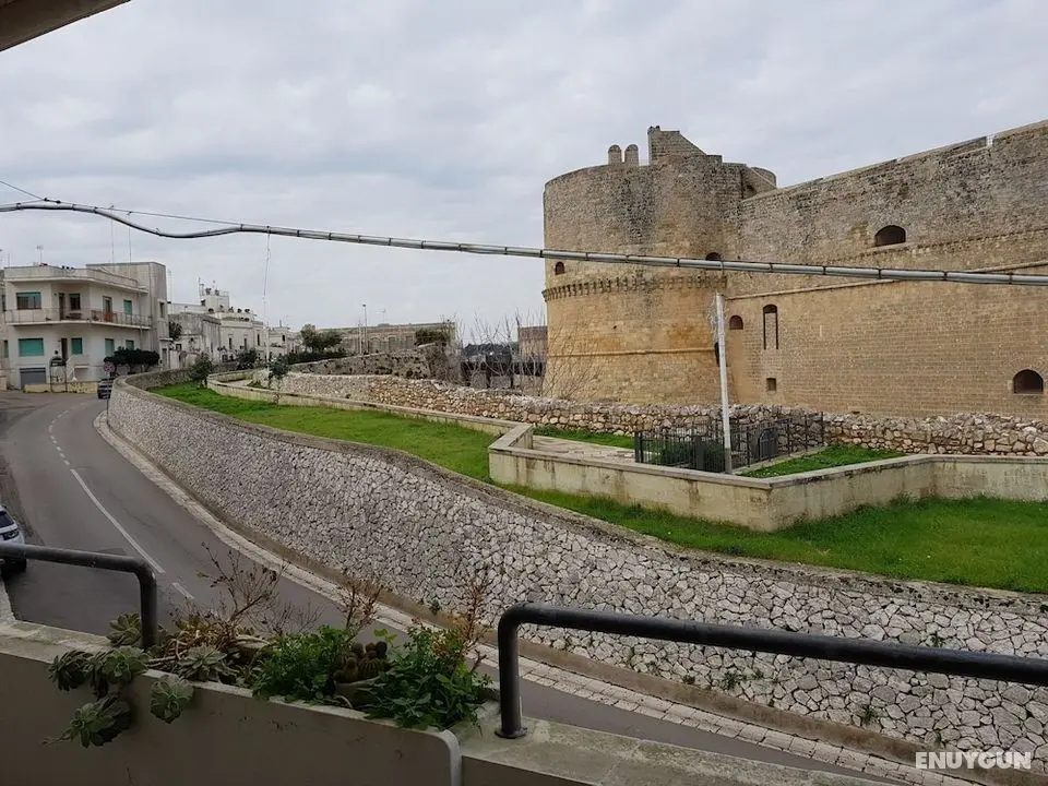 Guardiana Del Castello - Öne Çıkan Resim