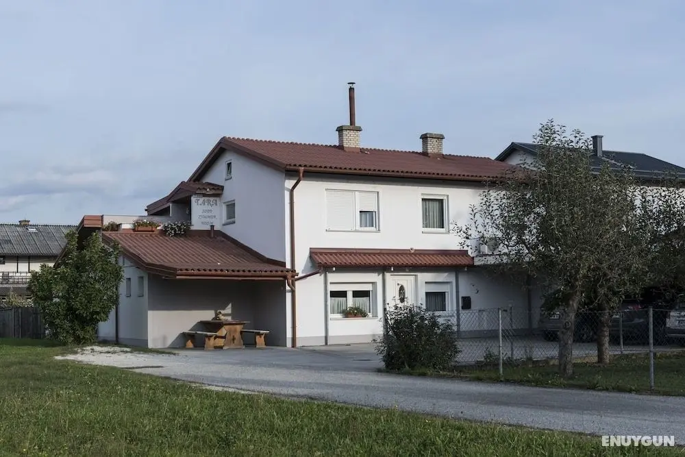 Guest House Tara - Dış Mekan