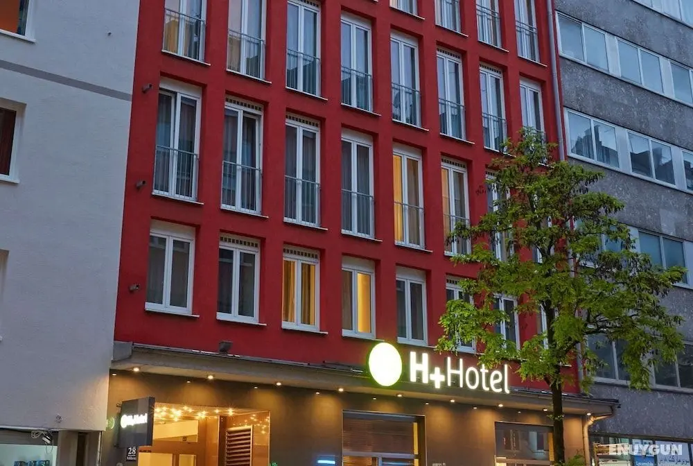 H+ Hotel München - Dış Mekan