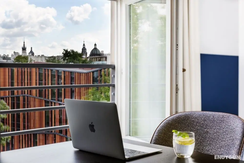 H11 Aparthotel - Oda Manzaraları