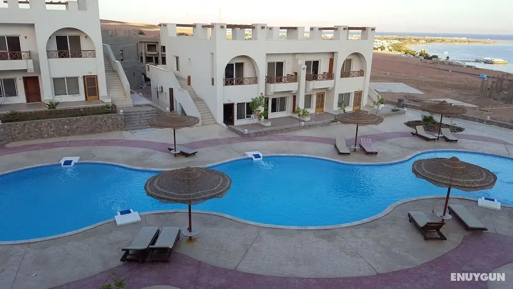 Half Moon - Sunny Dahab - Öne Çıkan Resim