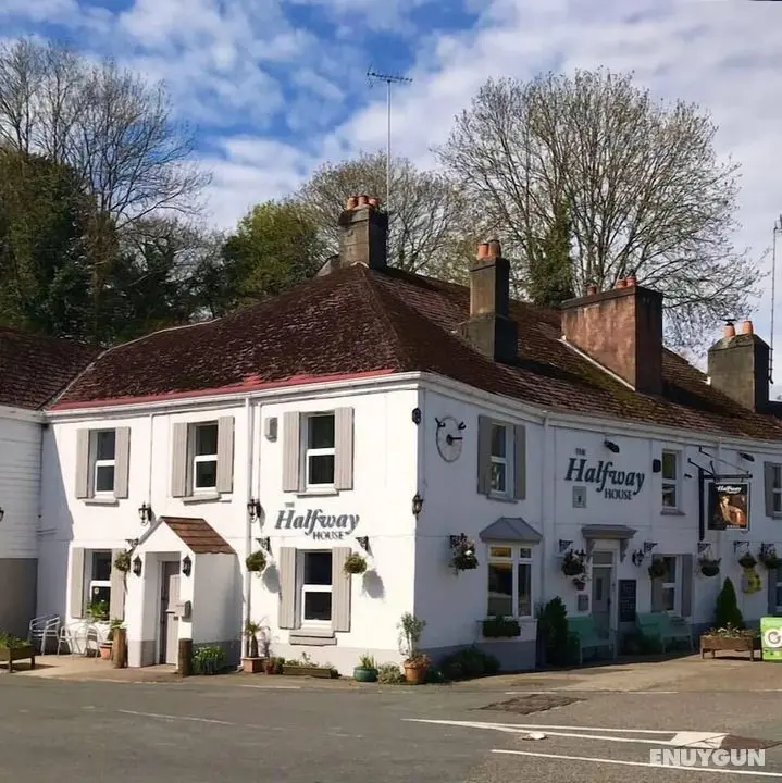 The Halfway House Pub and Kitchen - Öne Çıkan Resim