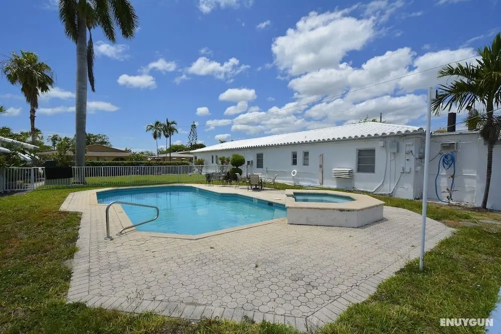 Hallandale Beach Apartments - Öne Çıkan Resim