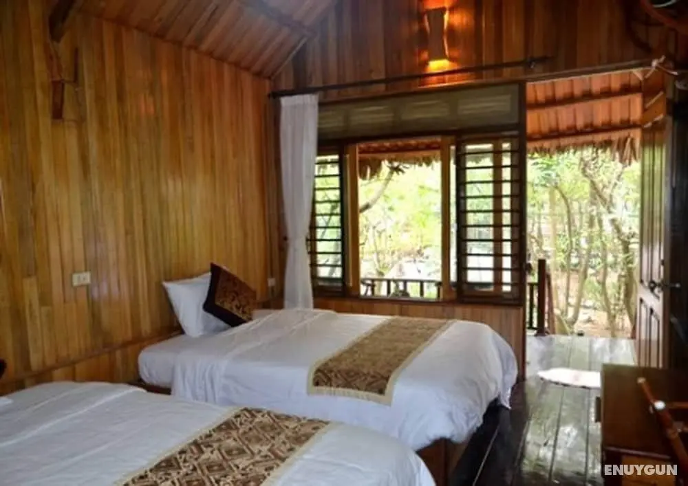 Halong Bay Deluxe Cruise Bungalow on Island - Oda