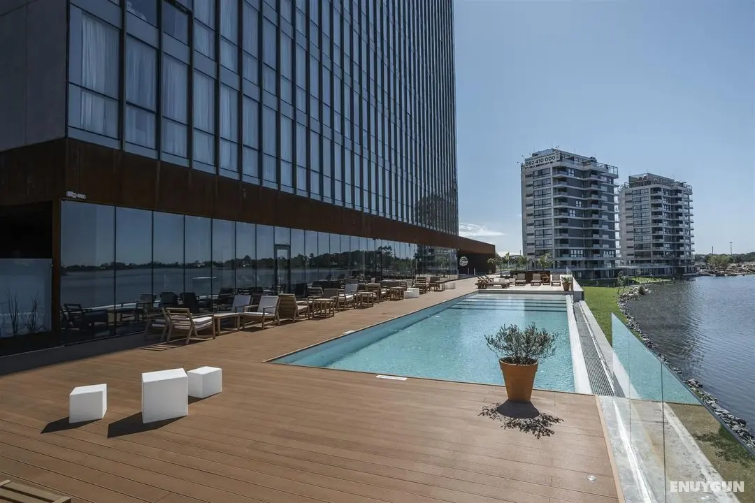 Hampton By Hilton - Havuz