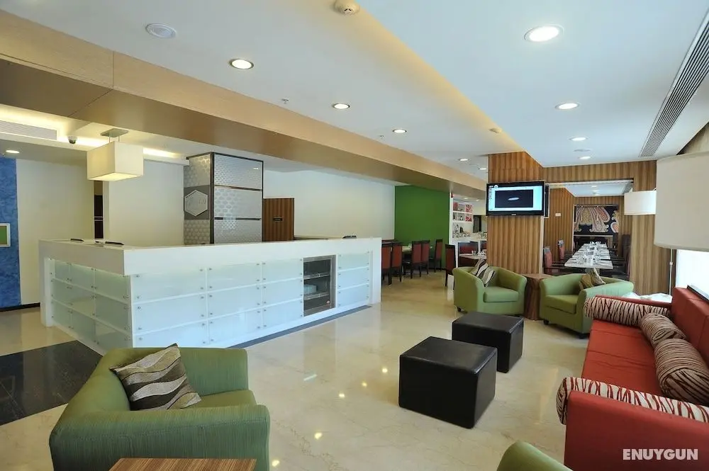 Hampton by Hilton Vadodara-Alkapuri - Lobi