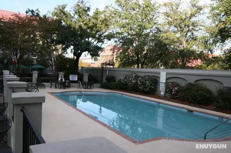 Hampton Inn Charleston-Historic District - Genel