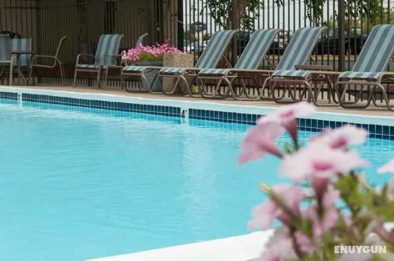 Hampton Inn Clarksville - Genel