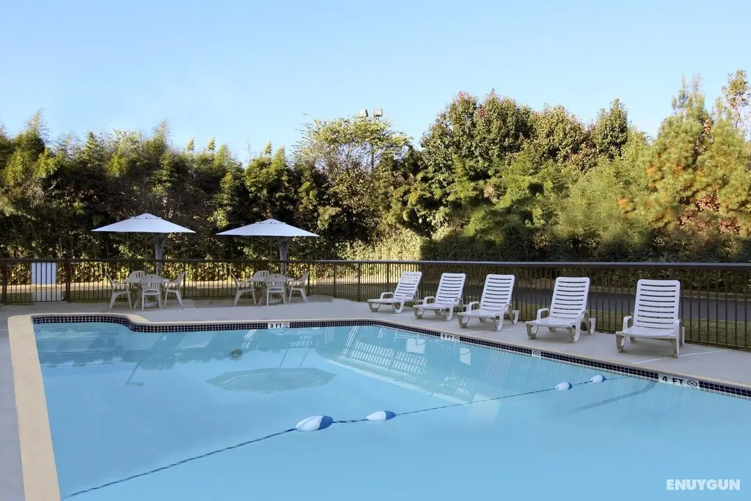 Hampton Inn Madison - Genel