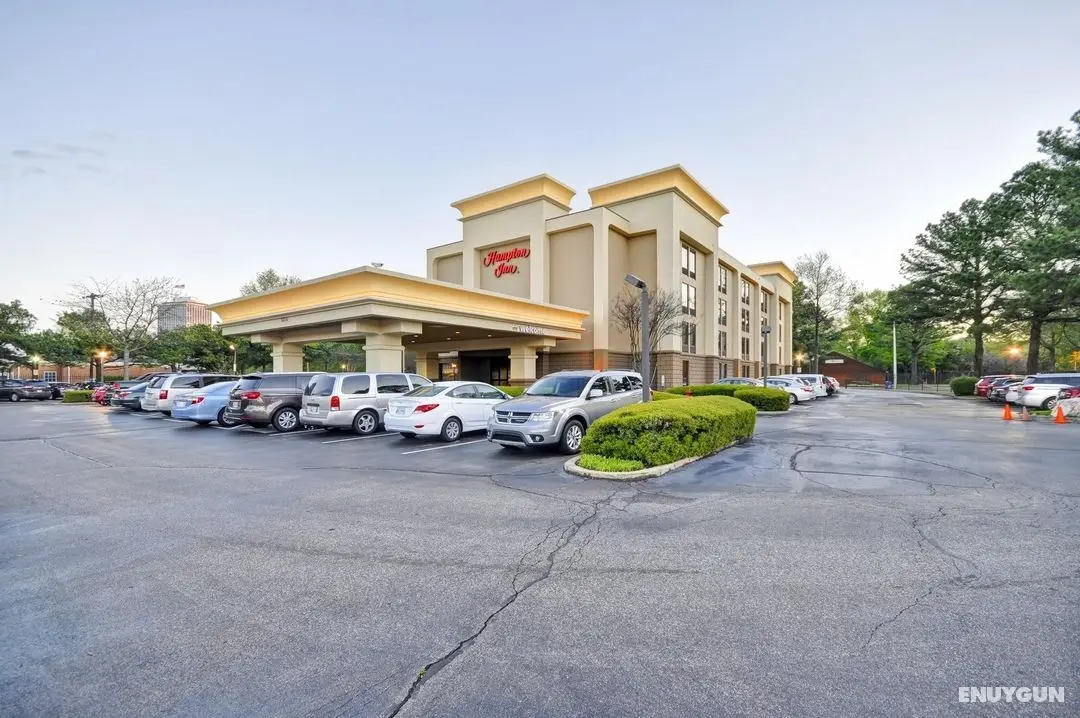 Hampton Inn Memphis-Poplar - Genel
