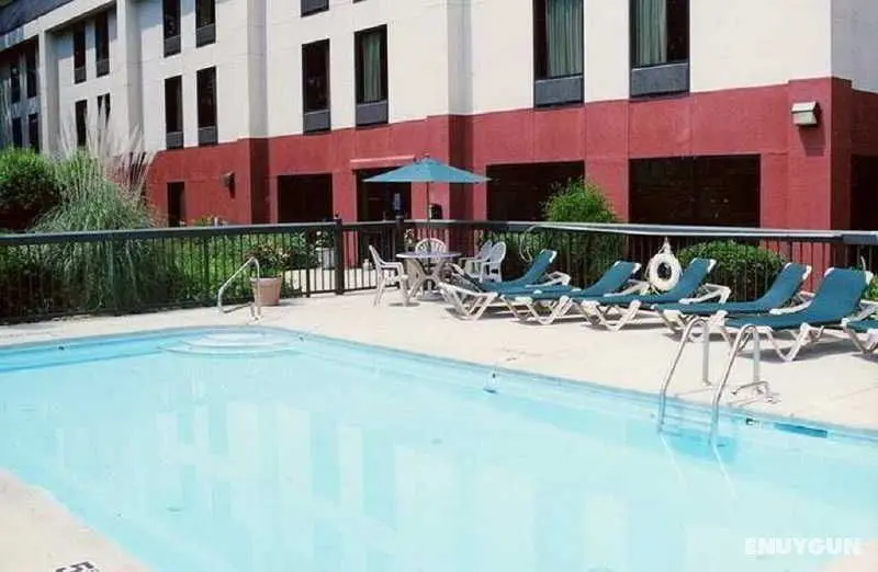 Hampton Inn Sanford - Havuz