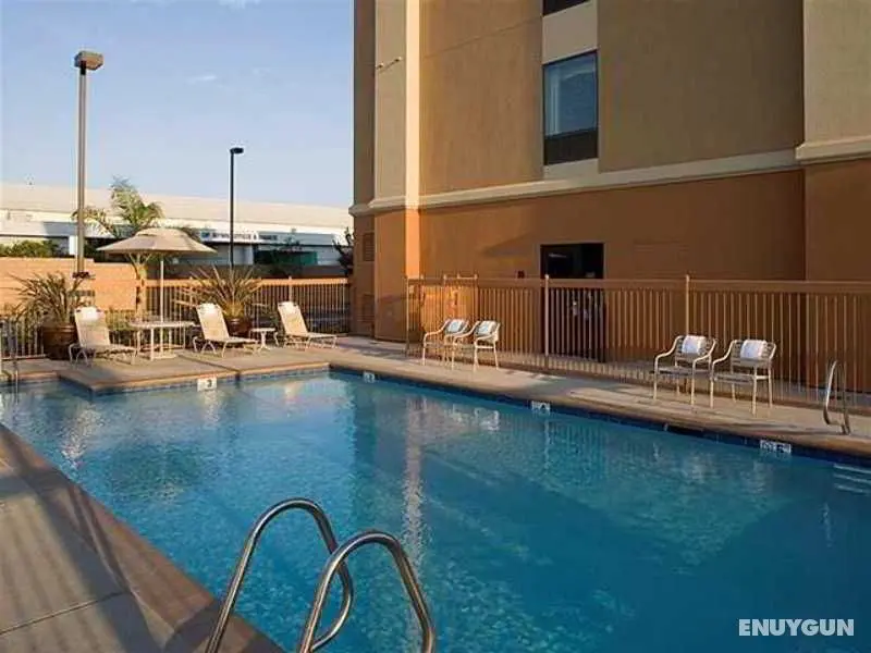 Hampton Inn & Suites Clovis Airport North - Genel