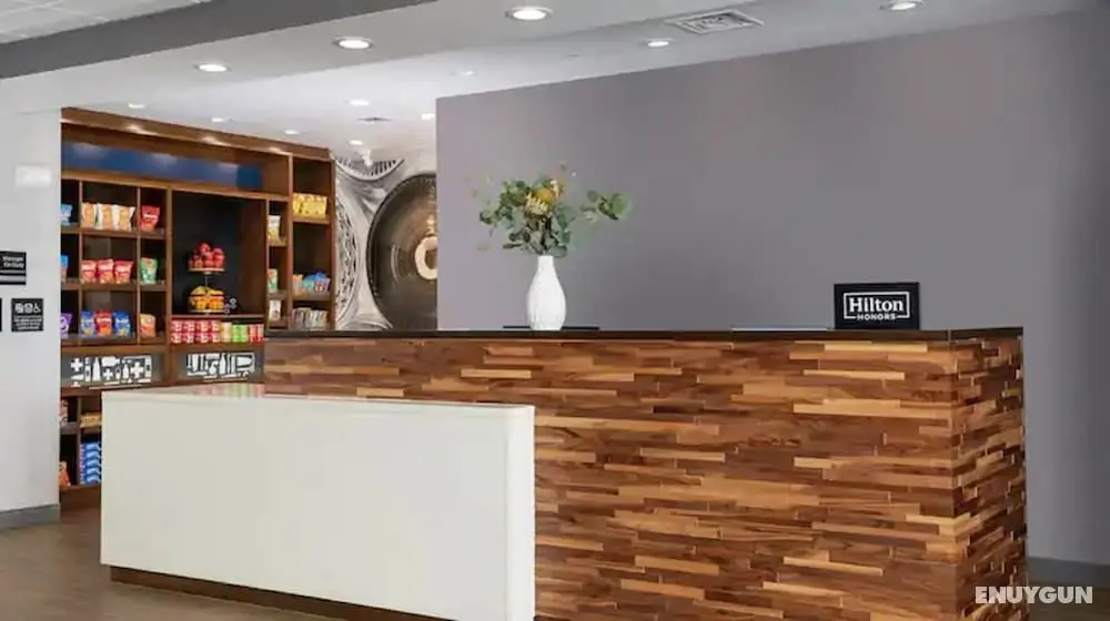 Hampton Inn & Suites by Hilton Waterloo St. Jacobs - Lobi