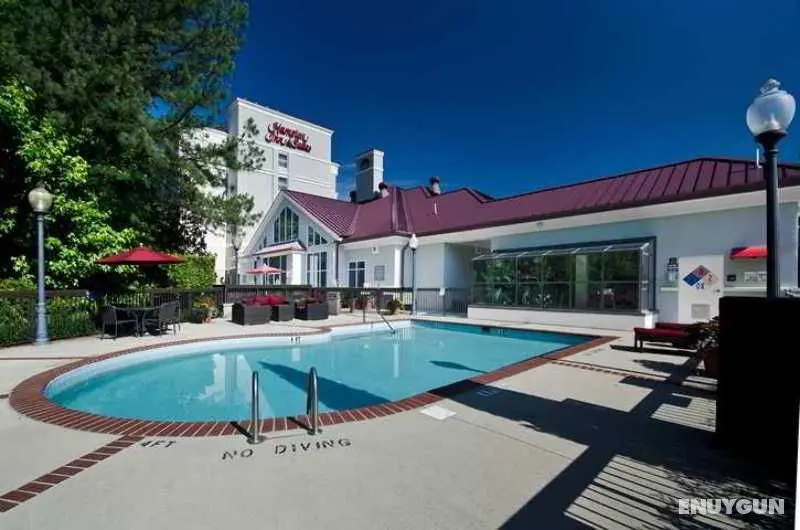 Hampton Inn & Suites Raleigh/Cary - Genel