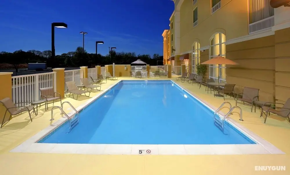 Hampton Inn Suites Scottsboro - Havuz