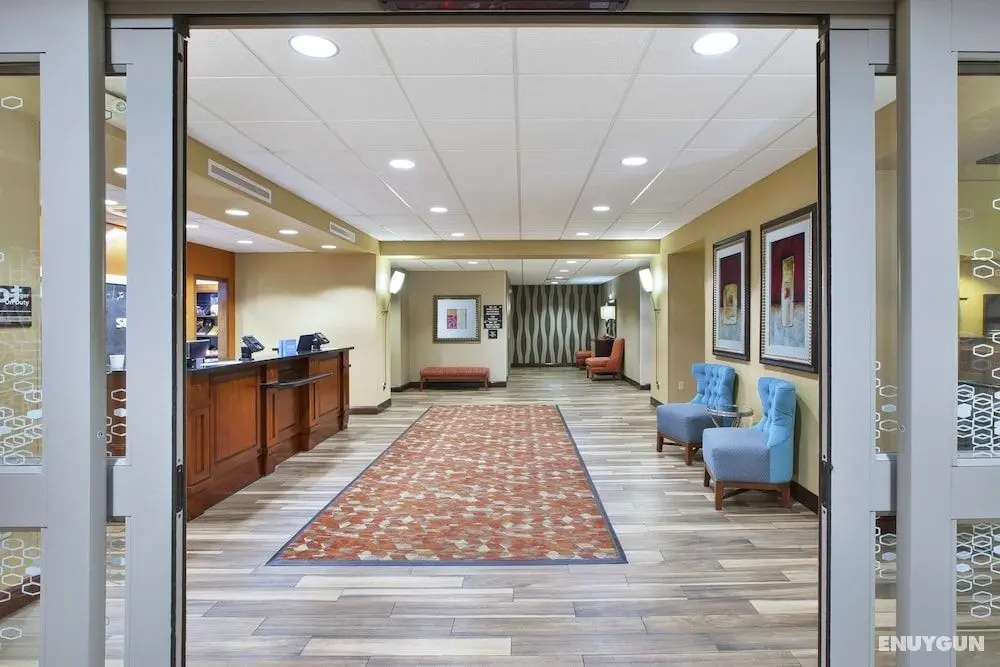 Hampton Inn & Suites Wichita Northeast - Lobi