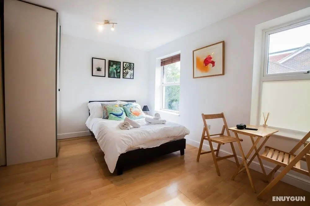 Hampton Studio with Kitchen and Parking - Oda
