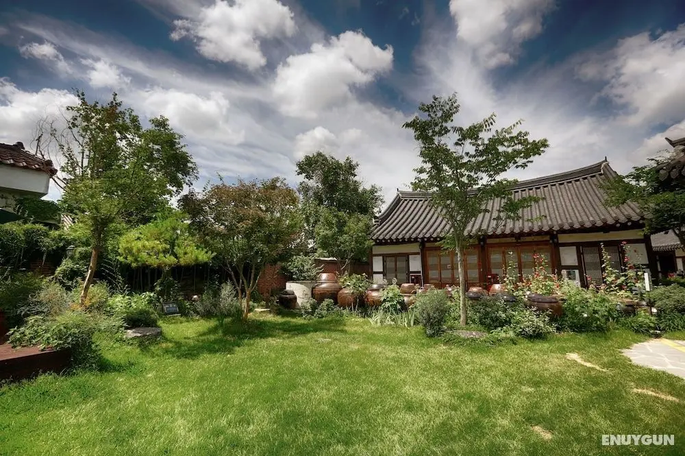 Hanok Hotel Dong Nak Won - Dış Mekan