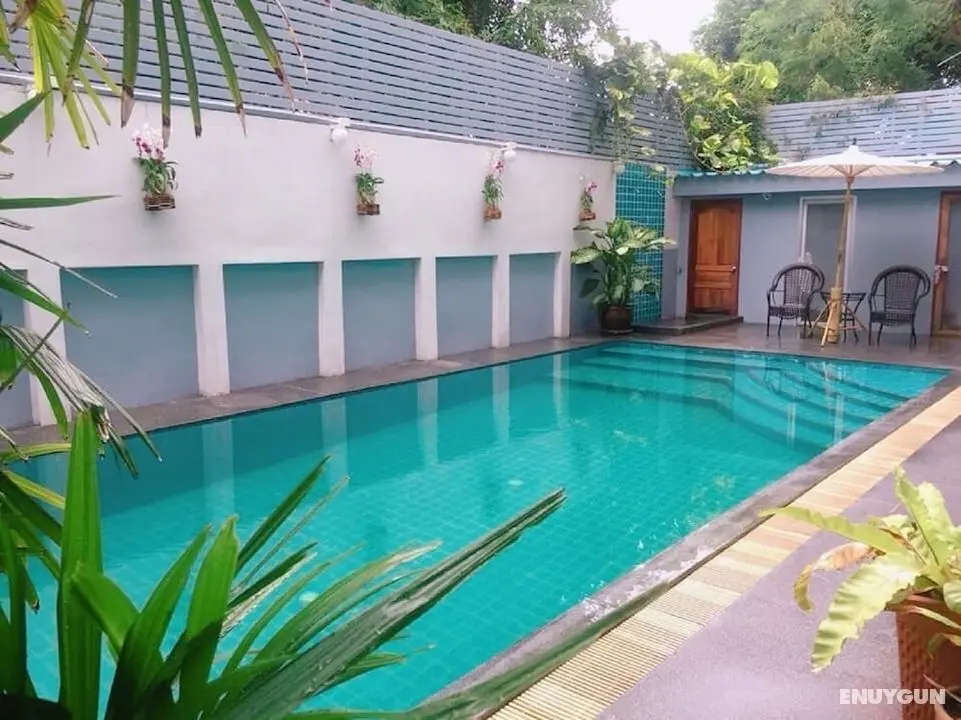 Happy Bou Jomtien Guesthouse - Havuz