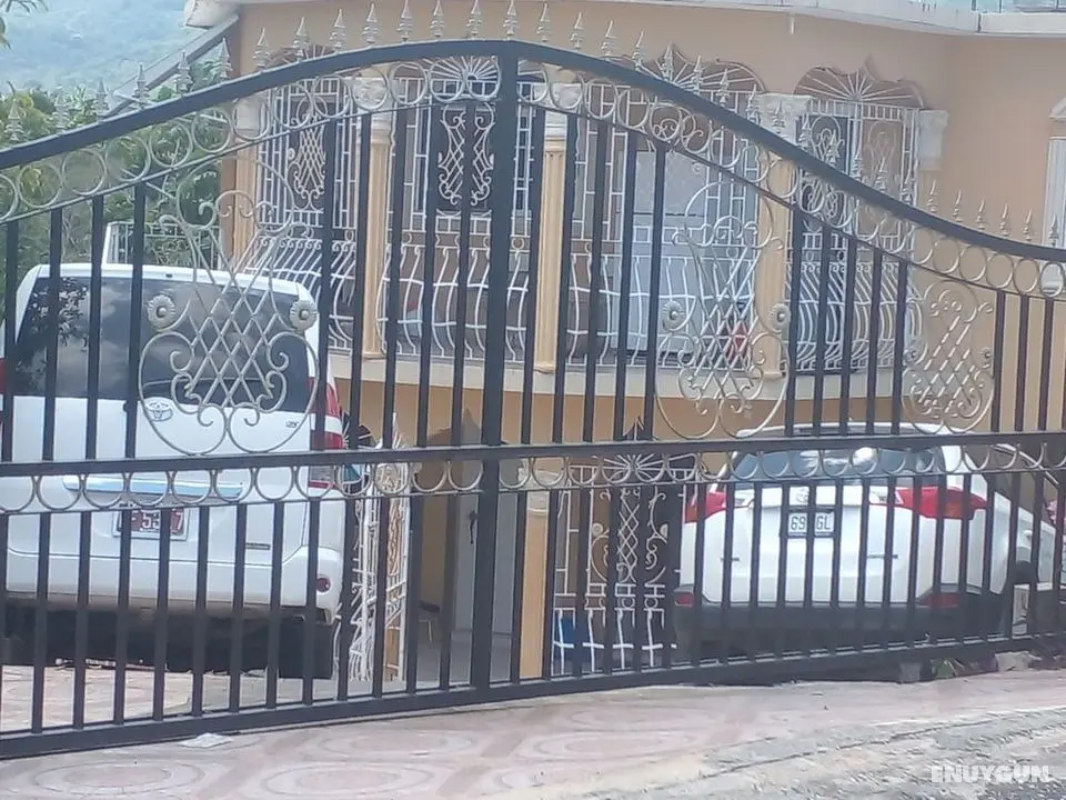 Happy and Comfortable Home - Öne Çıkan Resim