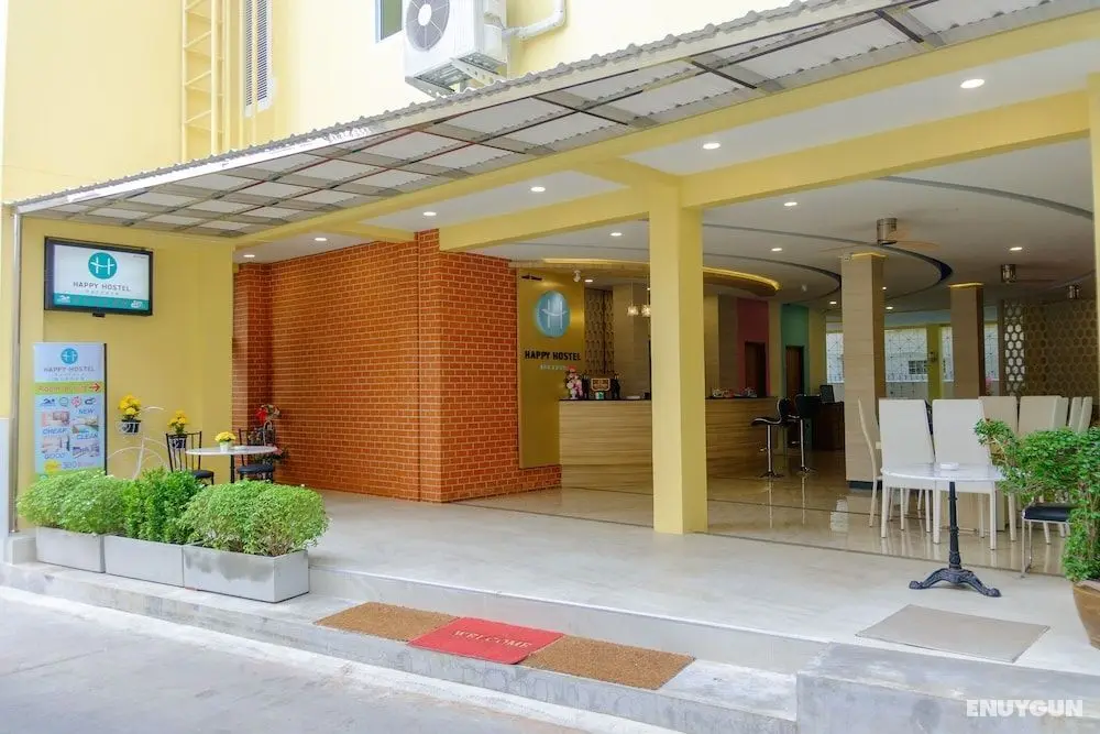 Happy Hostel - Öne Çıkan Resim