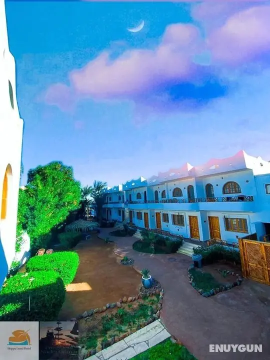 Happy Land Hotel - Öne Çıkan Resim