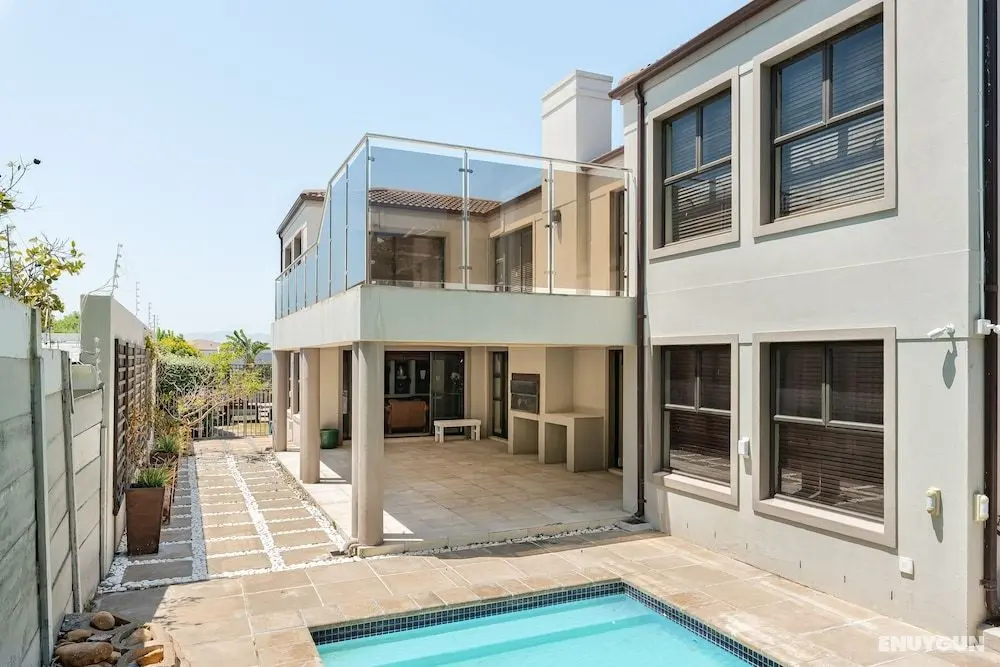 Harbour Close 18 - Öne Çıkan Resim